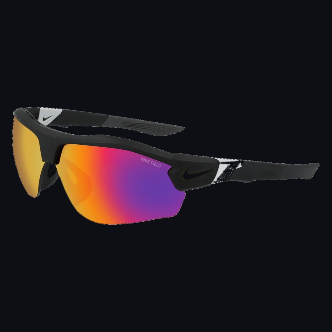 Occhiali sportivi Nike Show X3 a lente unica specchiata, montatura nera, visti di tre quarti
